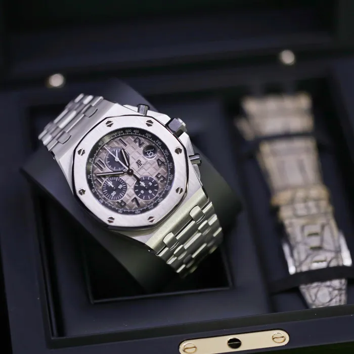 Audemars Piguet Audemars Piguet Royal Oak Offshore Chronograph 42mm Mens Watch Ref 26470PTOO1000PT01 Grey Dial Platinum Bracelet Bracelets