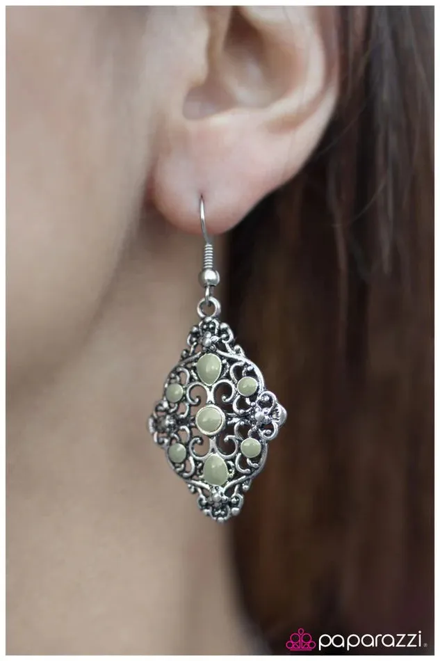 Paparazzi Jewelry Paparazzi Earring New York New York Green Earrings