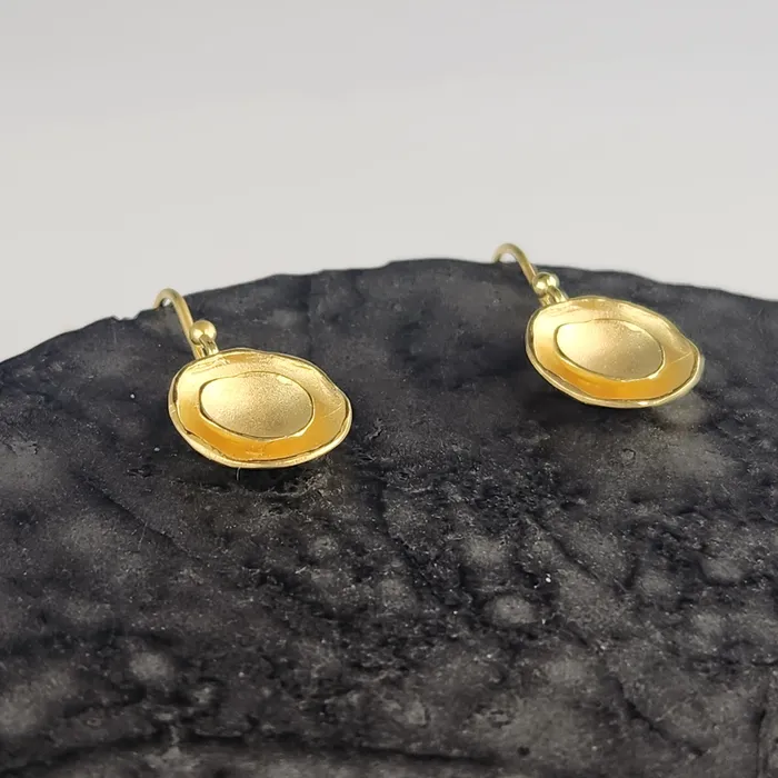 Sarah Richardson Jewelry Earrings Dishy Oyster Earrings in Vermeil