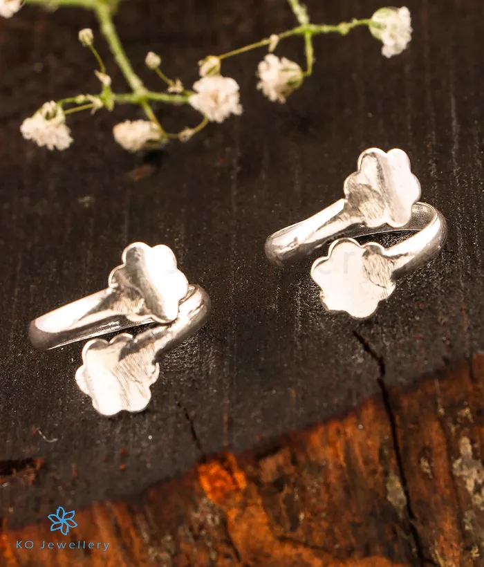 Jaipur Rings The Shining Flower Silver ToeRings Front open