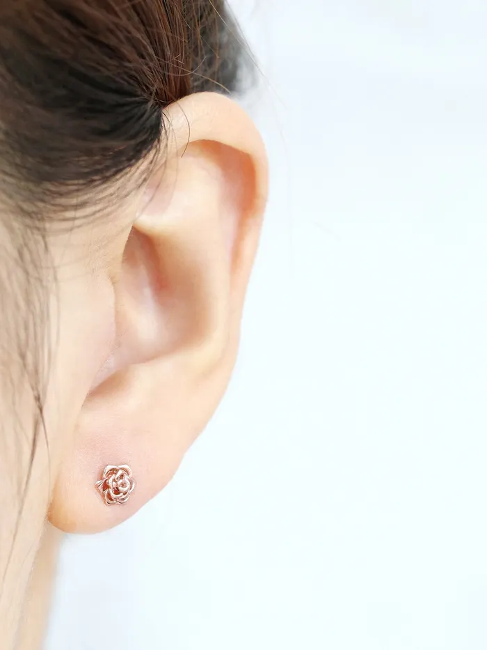 MinimalBijoux Earrings 14K Gold Rose Cartilage Earring 18g16g