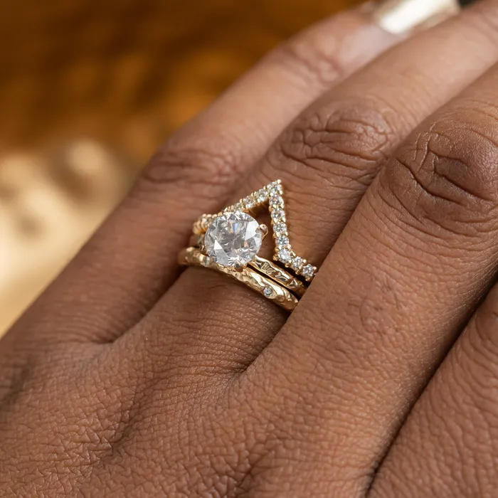 Rings Anueva Jewelry Evergreen Band with Embedded Diamonds